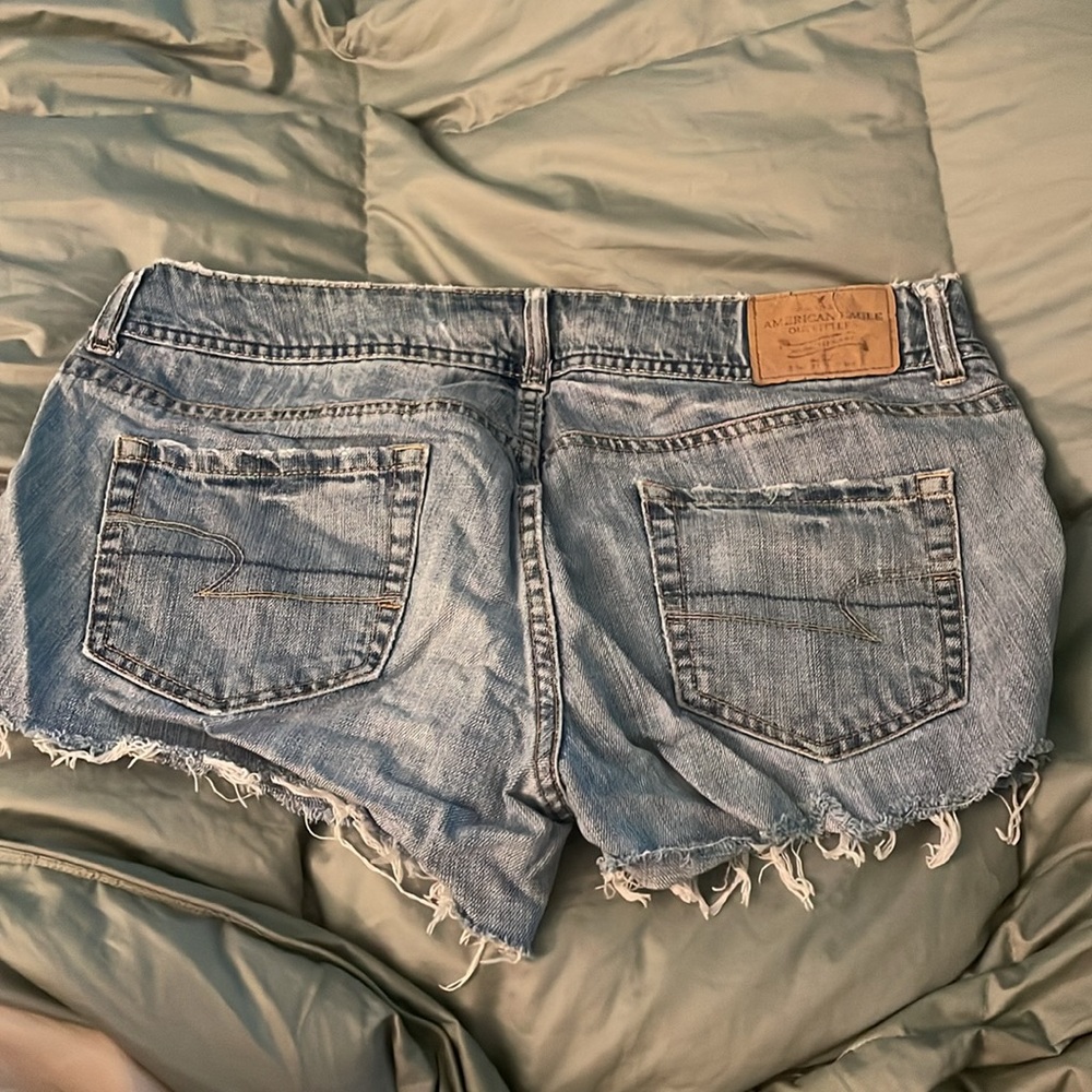 AE SHORTS - Picture 2 of 3